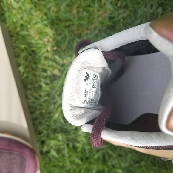 8.5 & 10 '696' SneakerSUPERNOVA Red - Picture 8 of 8